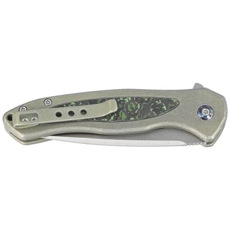 Nóż składany WE Knife Button Lock Kitefin LE No 110/157 Green Titanium/Jungle Wear Fat Carbon, Hand Polished Satin CPM 20CV (WE19002N-2)