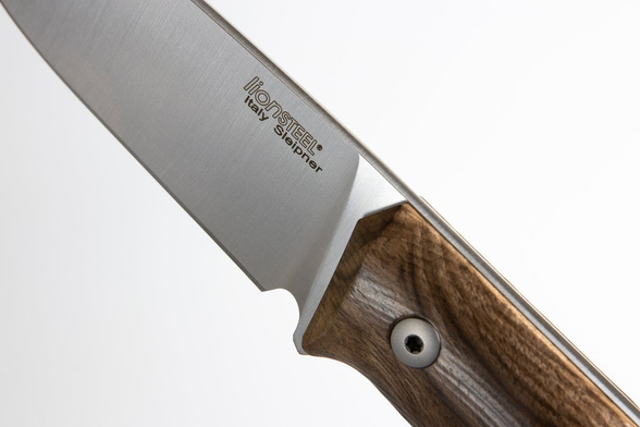 Nóż LionSteel Bushcraft Walnut, Satin Blade (B35 WN)