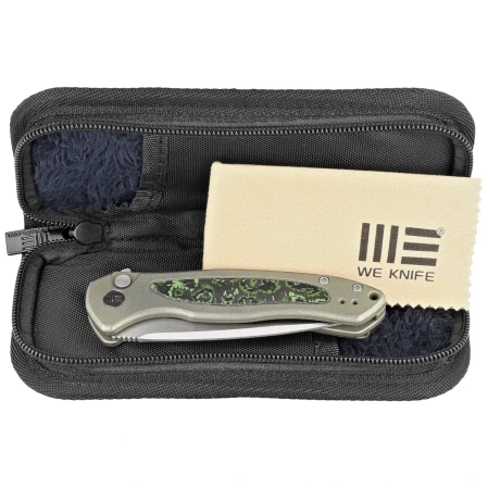 WE Knife Button Lock Kitefin LE No 000/157 Green Titanium/Jungle Wear Fat Carbon, Hand Polished Satin CPM 20CV (WE19002N-2)