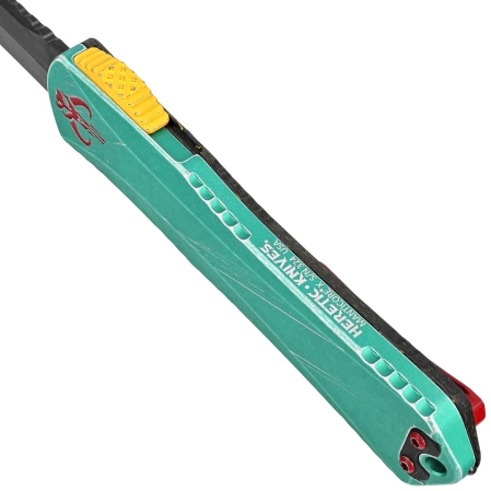 Nóż automatyczny OTF Heretic Manticore X T/E Bounty Hunter/Camo Carbon, Battleworn Black Cerakote MagnaCut by Tony Marfione Jr.