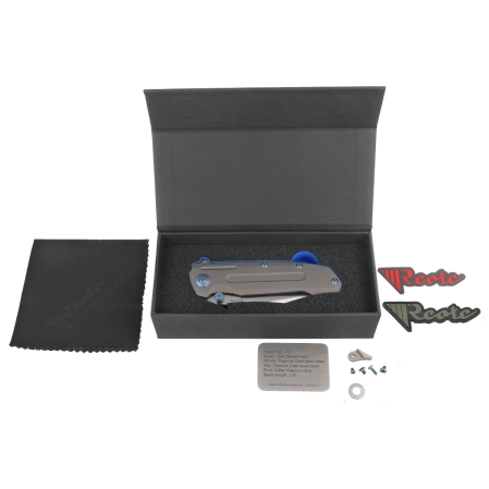 Nóż składany Reate District 9 V2 Dark Bead Blast Titanium, Blue HD, Satin 154CM (9D-V2 TDBB SAT)